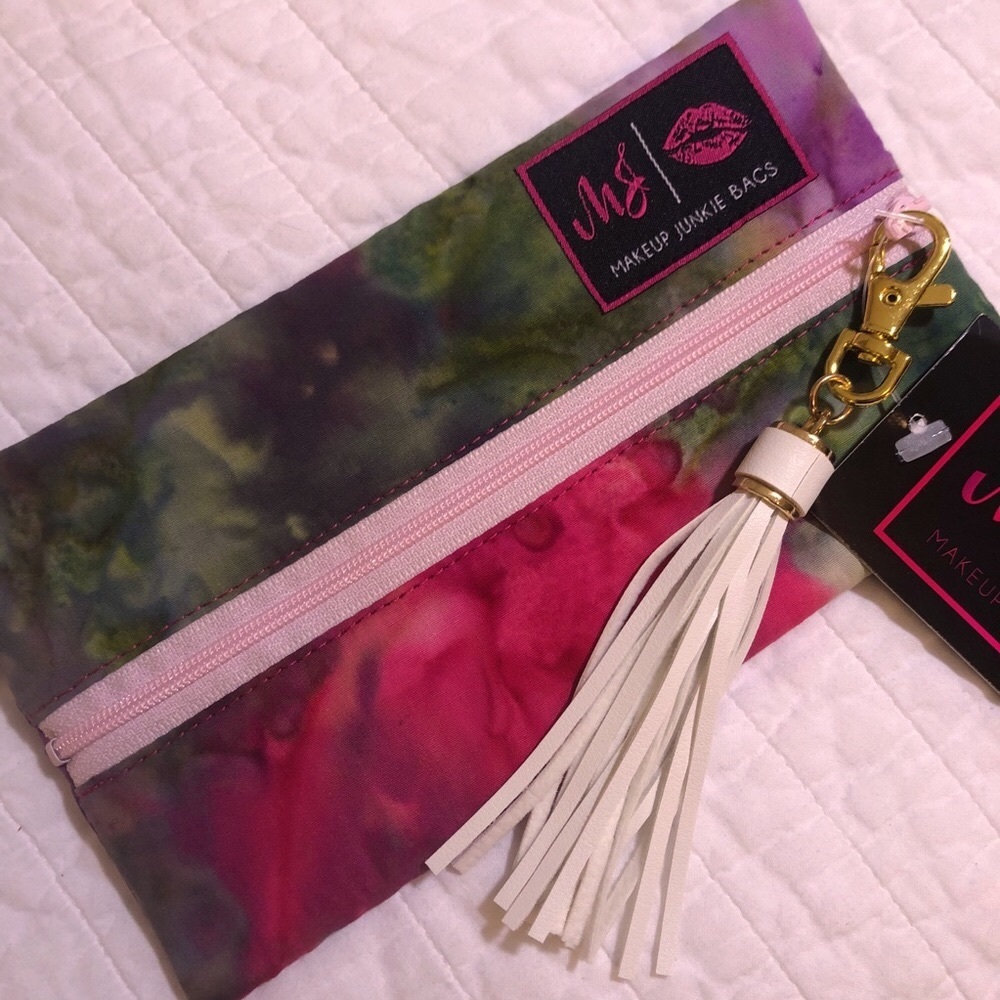 NWT Mini Makeup Junkie Tie Dye Pink Green
